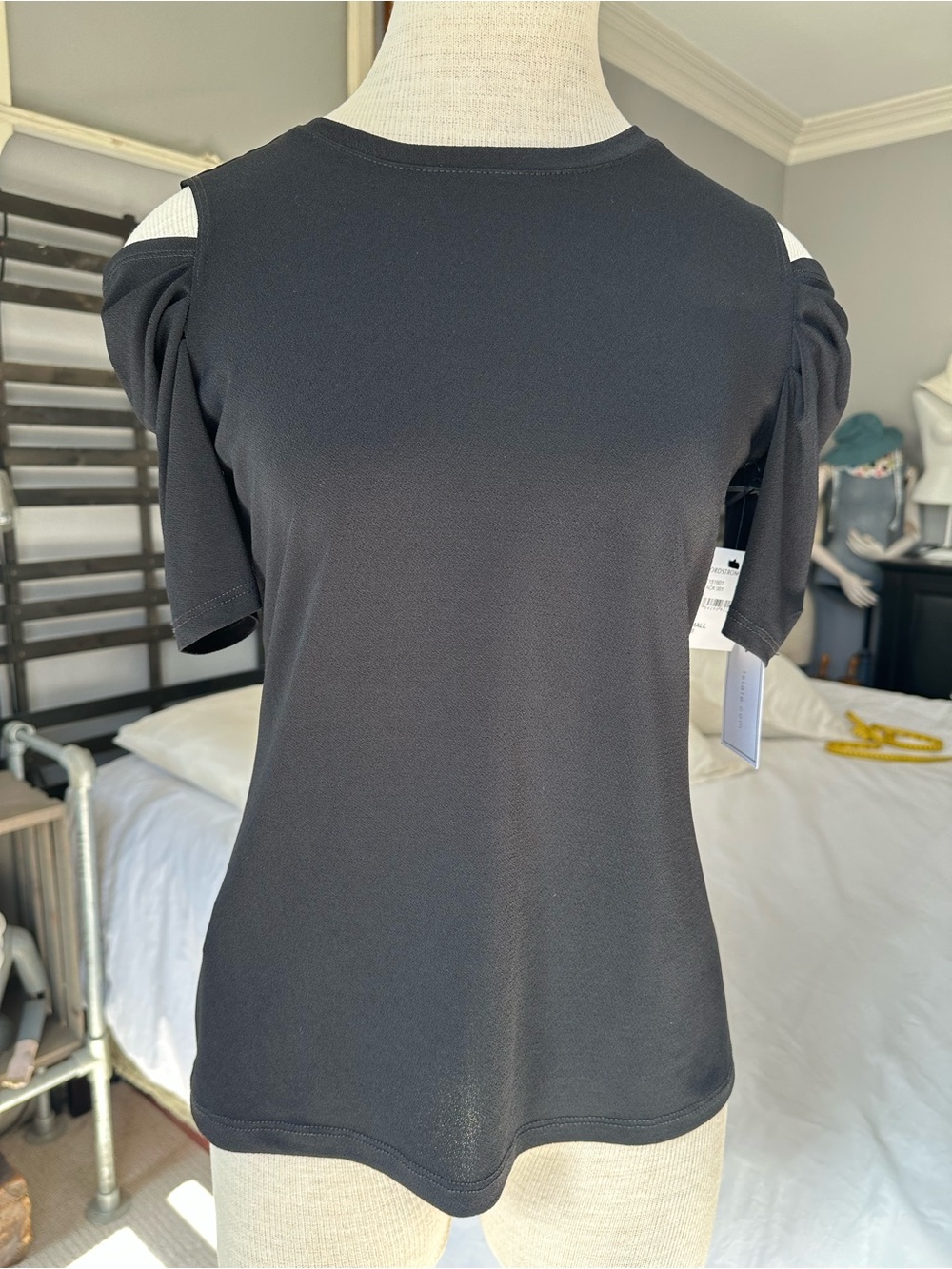 1. State NWT Black Cold-Shoulder Short Sleeve Top, size small